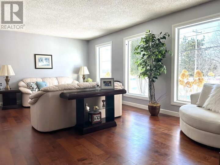 Property Photo:  110 Oakwood Rd  ON P9A 3V3 