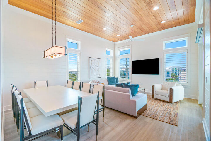 Property Photo: 40 Cote D Azur Drive FL 32459