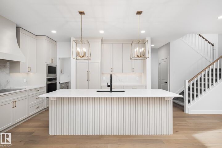 Property Photo:  6884 Knox Loop SW  AB T6W 4R3 