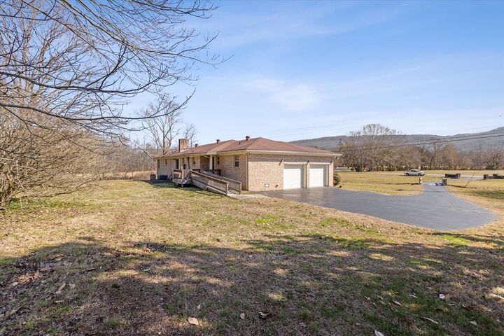 Property Photo: 557 Alvin York Highway TN 37397