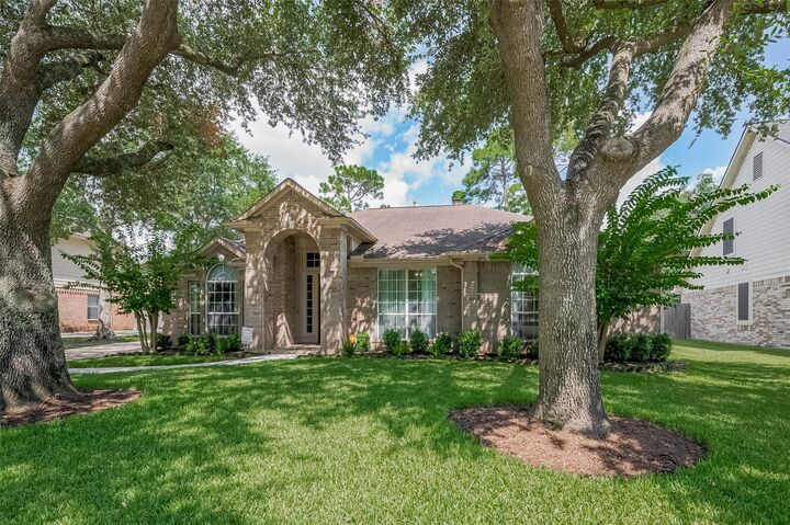 Property Photo:  14207 Grove Estates Lane  TX 77429 
