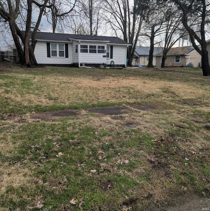Property Photo:  326 W Vine Street  IN 47660 