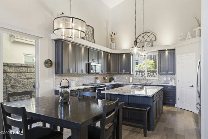 Property Photo: 786 Malibu Cir AZ 86403