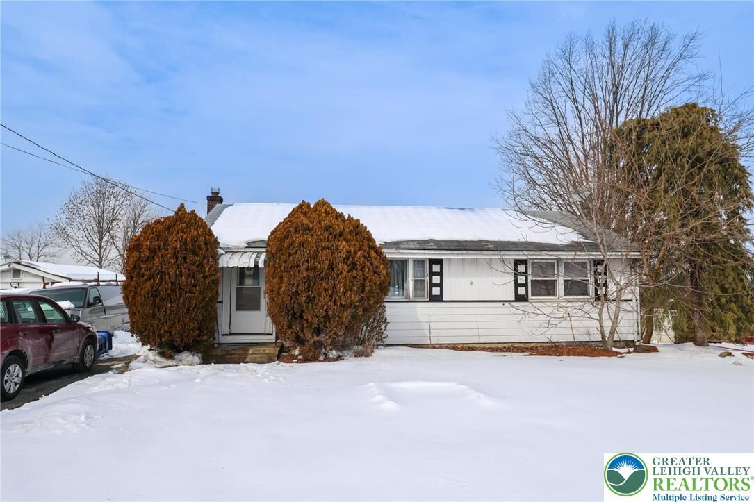 Property Photo:  916 Race Street  PA 18032 