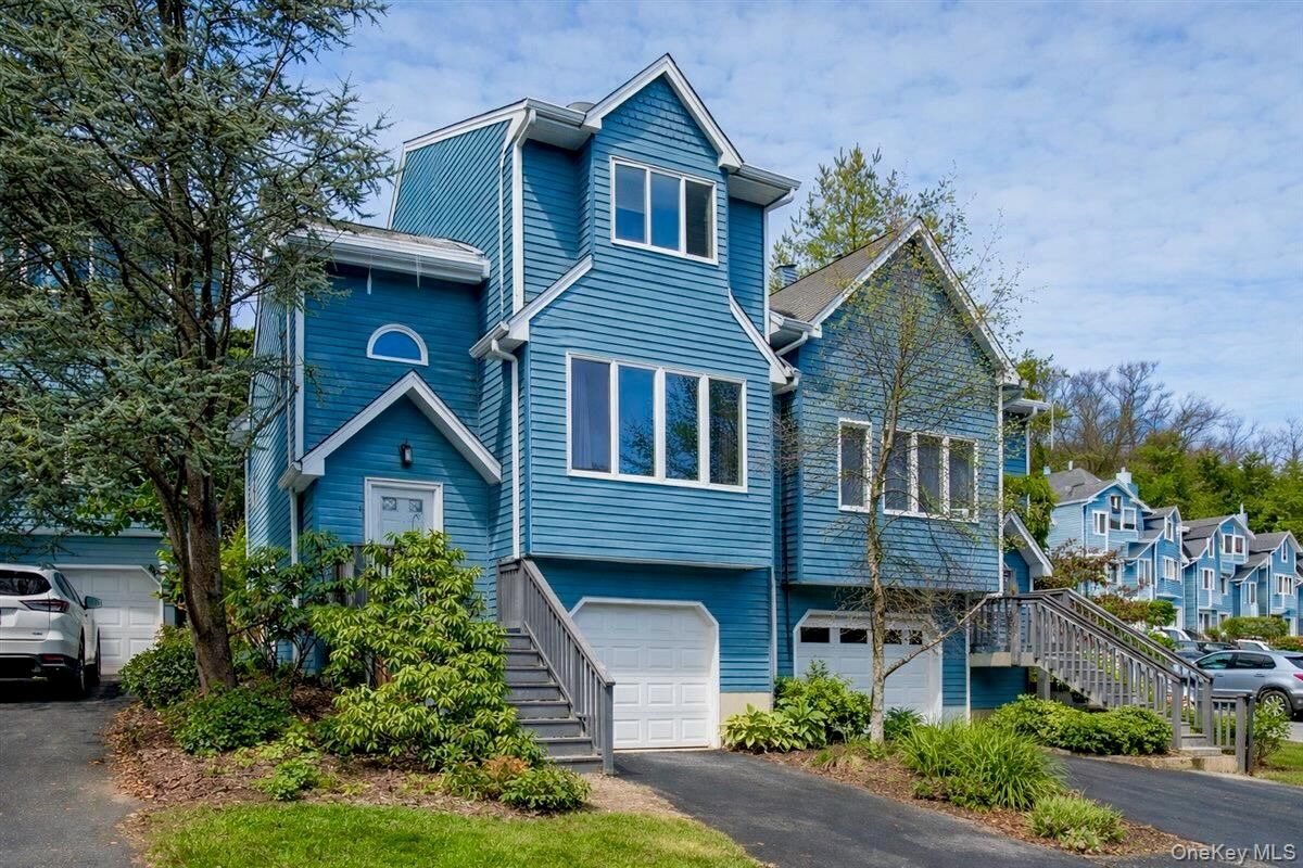 Property Photo:  25 Village Gate Way 25  NY 10960 