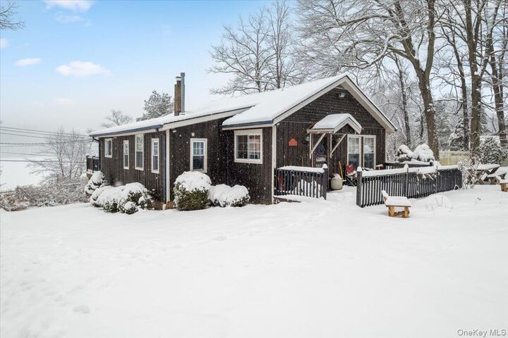 Property Photo:  4 Beachway Drive  NY 12531 