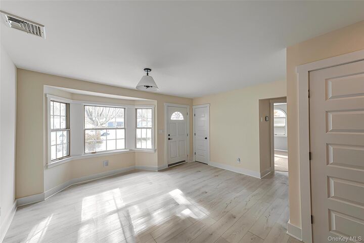 Property Photo:  5 Breslau Street  NY 11706 