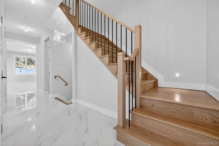 Property Photo:  35 S Cole Avenue 202  NY 10977 