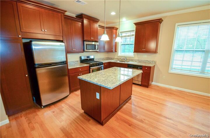 Property Photo:  216 Canter Court  NY 10924 