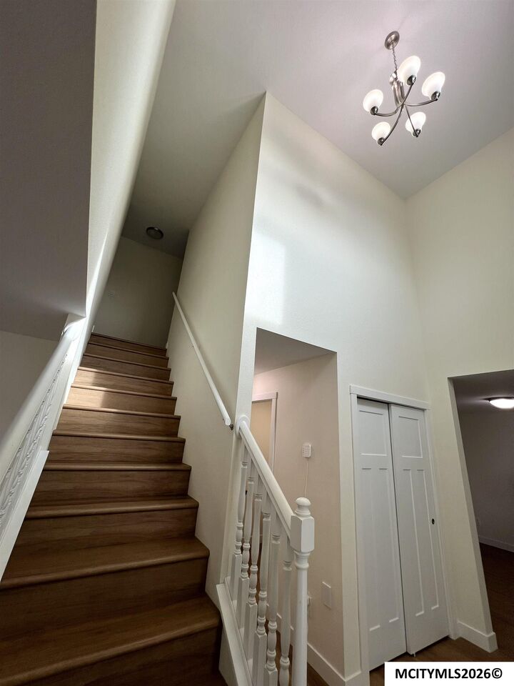 Property Photo:  1204 Ruby Ct  IA 50401 