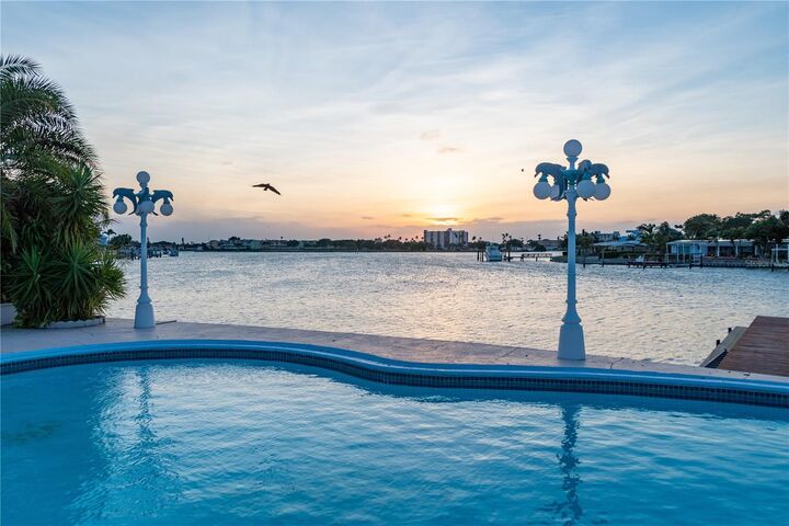 Property Photo:  7985 4th Avenue S  FL 33707 