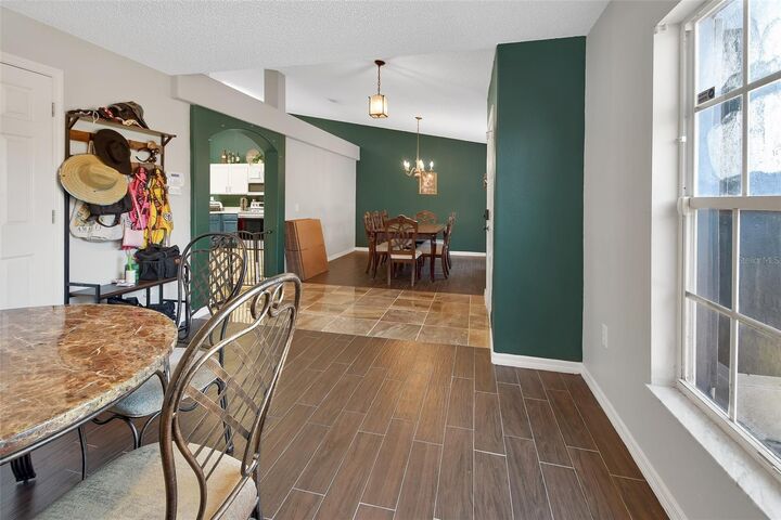 Property Photo:  828 White Birch Court  FL 32763 