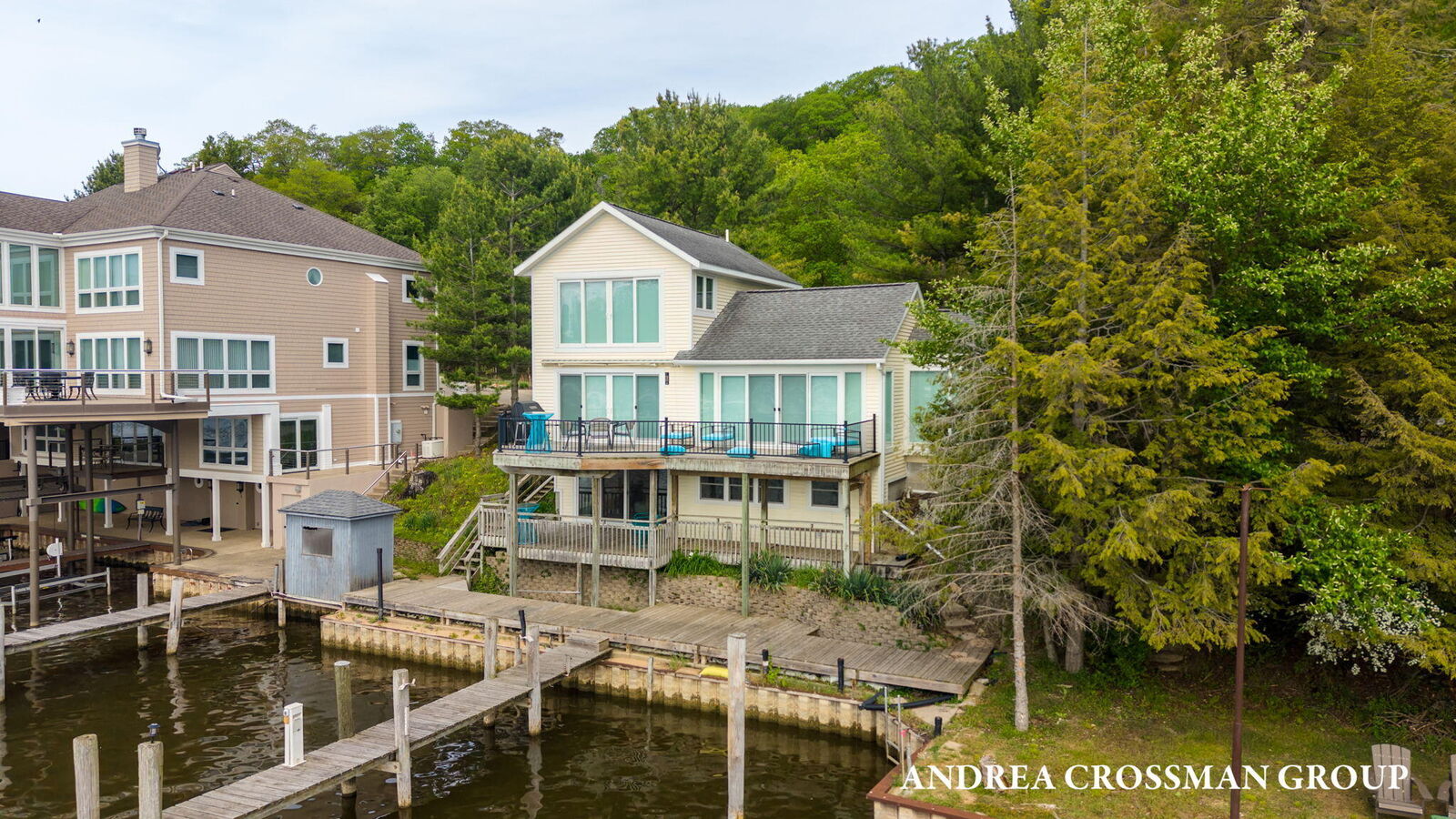 Property Photo: 1005 Park Street MI 49453