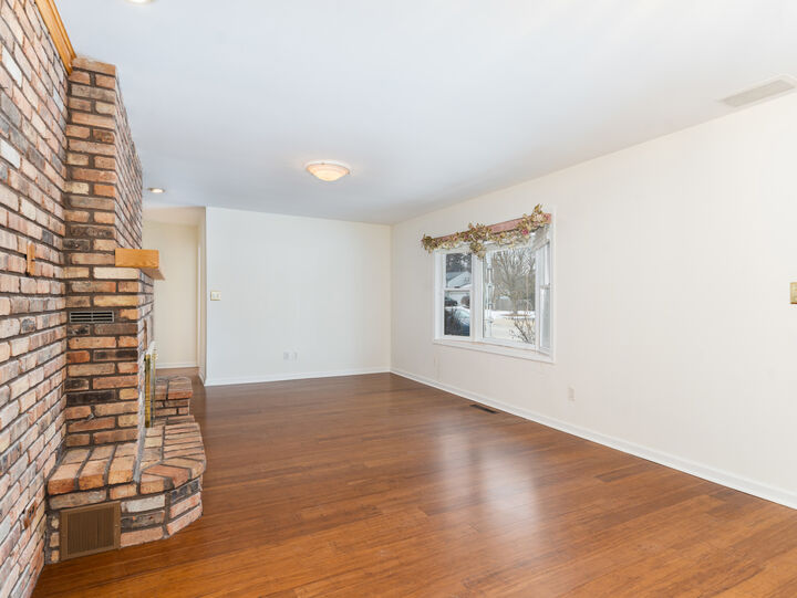 Property Photo:  510 S President Street  IL 60187 