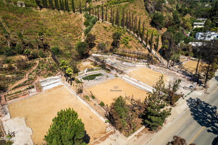 Property Photo:  1227 Bienveneda Avenue  CA 90272 