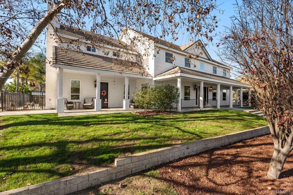 Property Photo:  38755 Via Vista Grande  CA 92562 