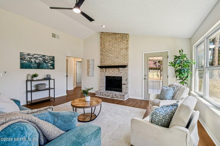 Property Photo:  1347 Bee Street W  FL 32065 