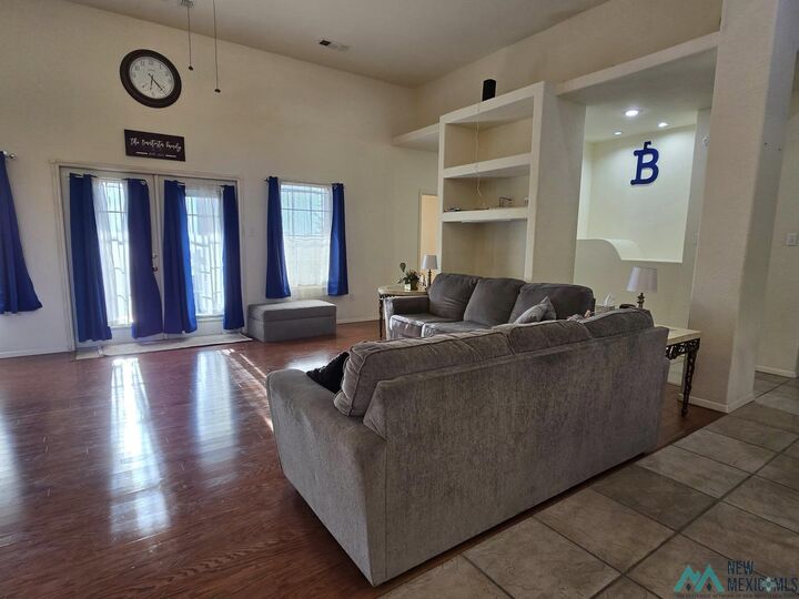 Property Photo:  507 Oakwood Place  NM 88220 