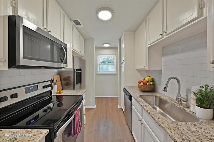 Property Photo: 7307 Kingswood Circle TX 76133