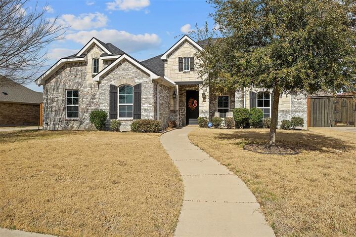 Property Photo:  211 Debbie Way  TX 75154 