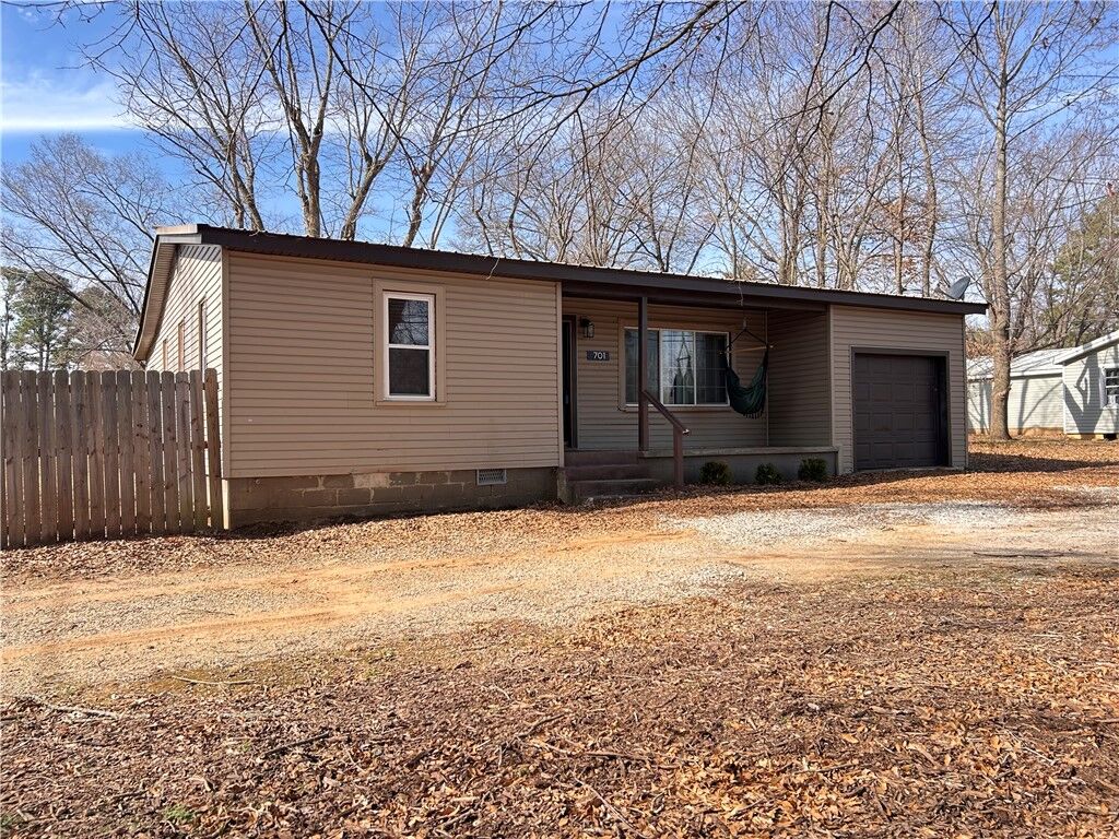 Property Photo:  701 N Curtis Avenue  AR 72751 