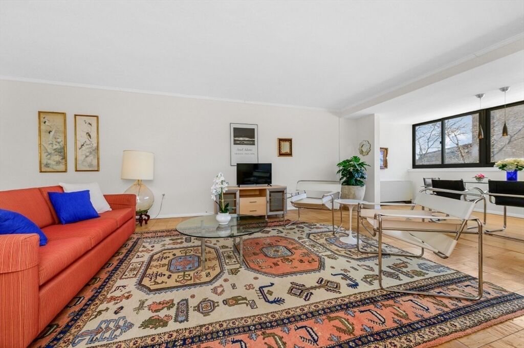 Property Photo:  6 Whittier Place 6H  MA 02114 