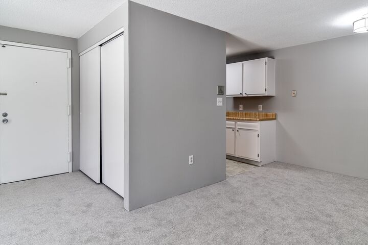 Property Photo:  23 Village Rock Ln 22  MA 01760 