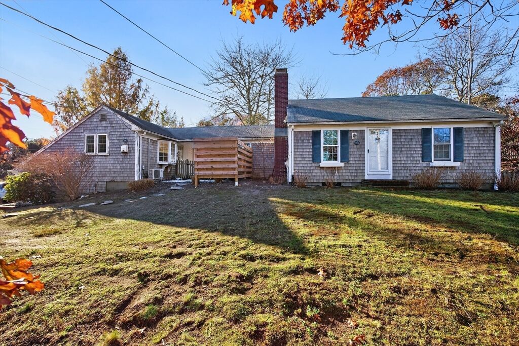 Property Photo:  933-935 West Yarmouth Rd  MA 02675 