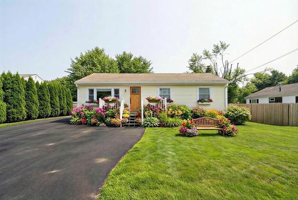 Property Photo:  10 Longmeadow Dr  MA 02571 