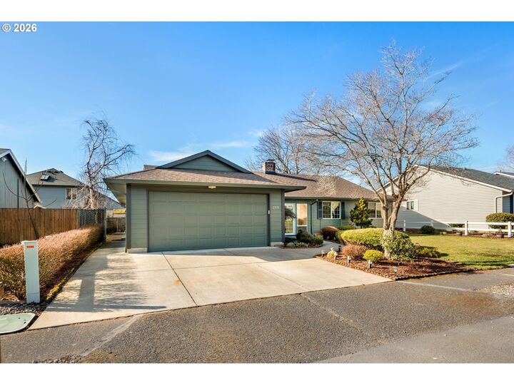 Property Photo: 2775 NE Linden Ave OR 97030