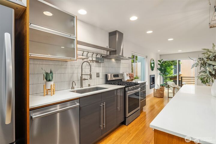 Property Photo: 1833 27th Avenue WA 98122