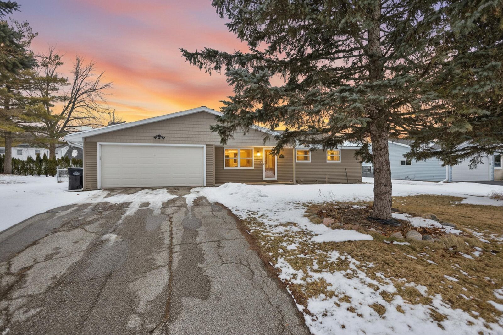 Property Photo:  1623 Louisiana Place  WI 54235 