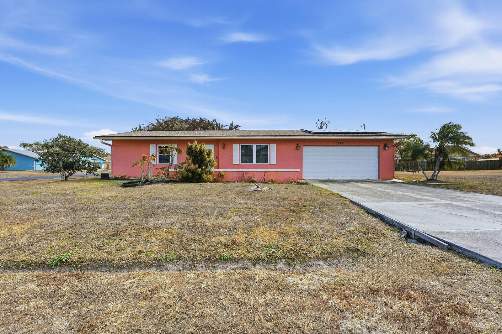 Property Photo:  572 SE Fallon Drive  FL 34983 