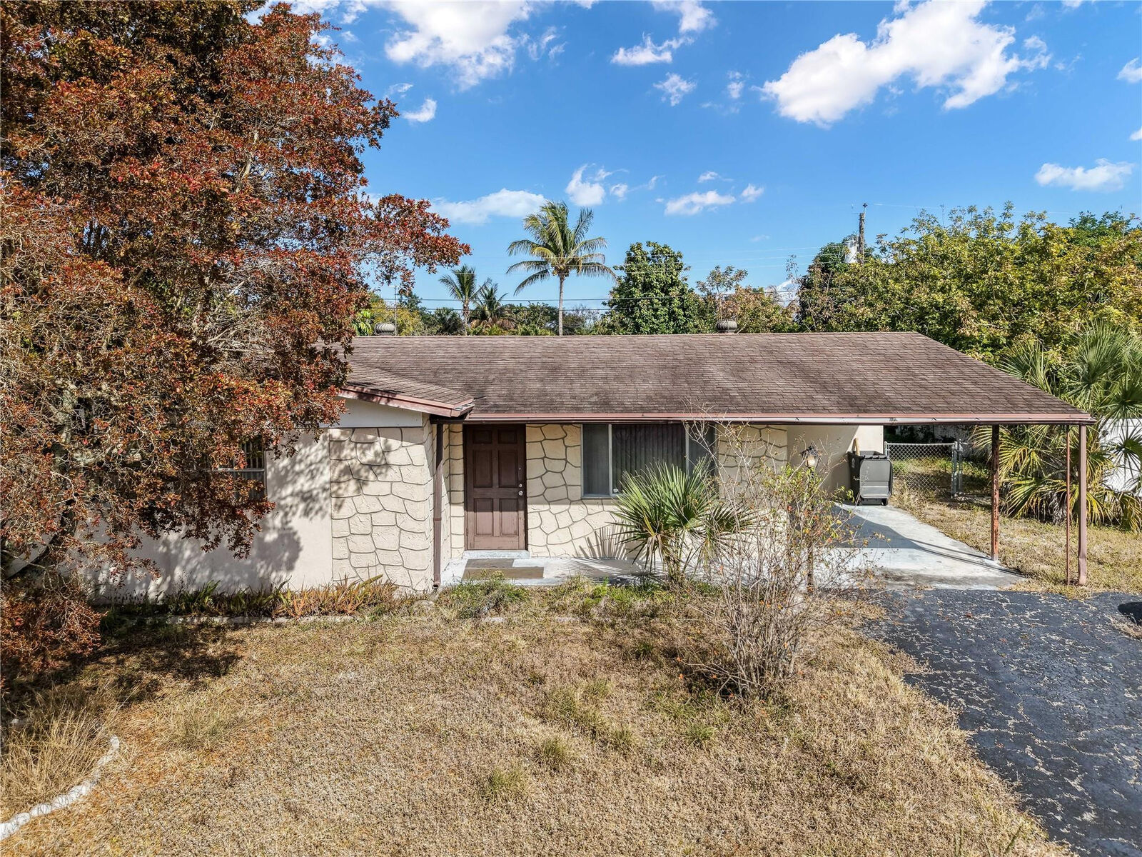 Property Photo: 1398 Fernlea Drive FL 33417