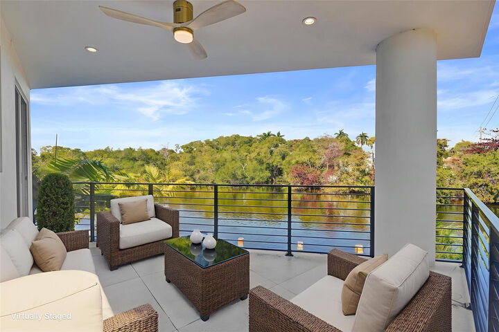 Property Photo:  1133 NE 18th Court  FL 33305 