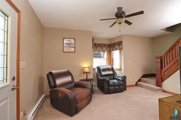 Property Photo:  317 Oak Dr  SD 57030 