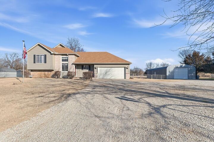 Property Photo:  1304 E 85th St S  KS 67060-9120 