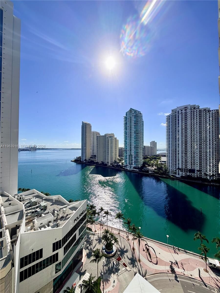 Property Photo:  300 S Biscayne Blvd T-1414  FL 33131 