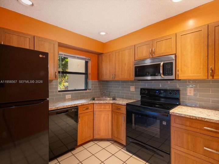 Property Photo:  2534 Carambola Cir N 1825  FL 33066 