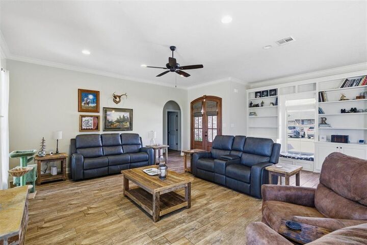 Property Photo: 943 N Ella Kate Lane N LA 70605