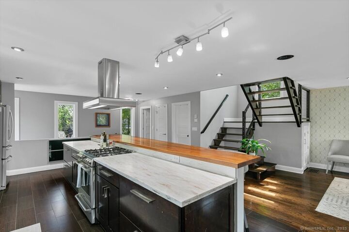 Property Photo: 33 Jefferson Place CT 06405