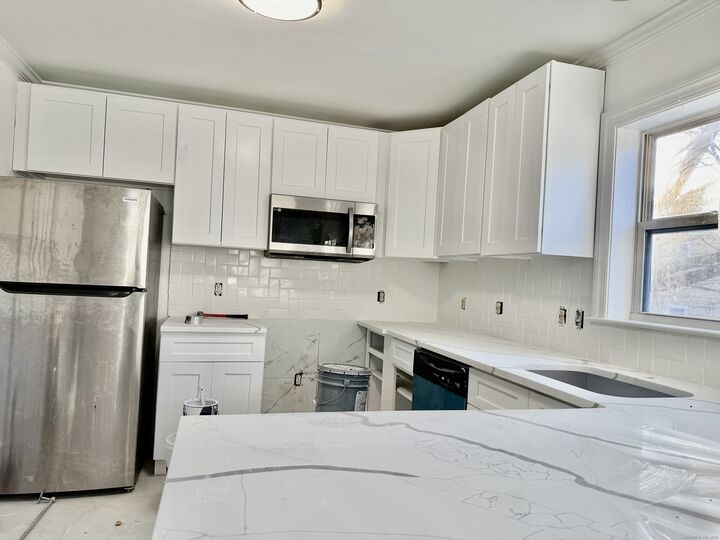 Property Photo:  29 Nash Place  CT 06854 