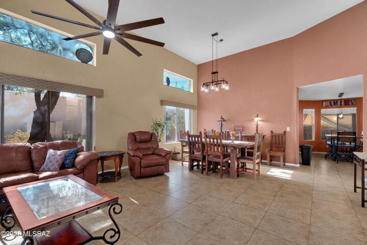 Property Photo:  771 N Hearthside Lane  AZ 85748 