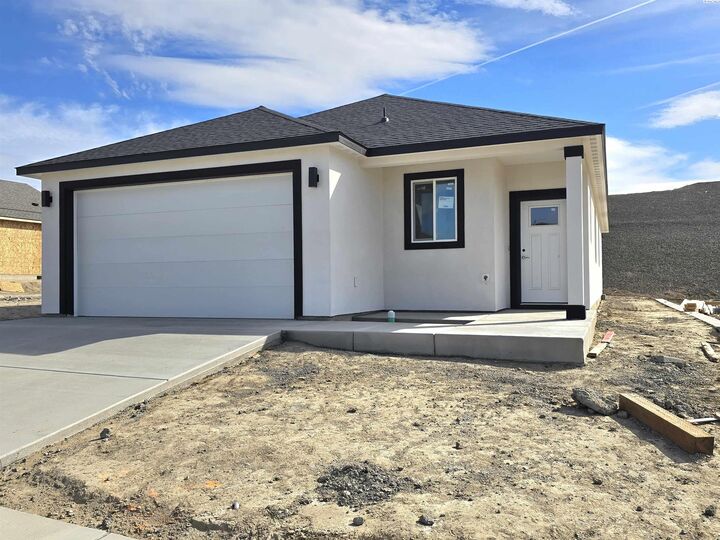 Property Photo:  3649 Nuthatch St  WA 99352 