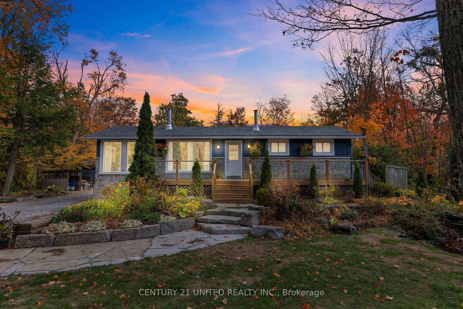 Property Photo: 25 Sugarbush Boulevard ON K0L 1J0