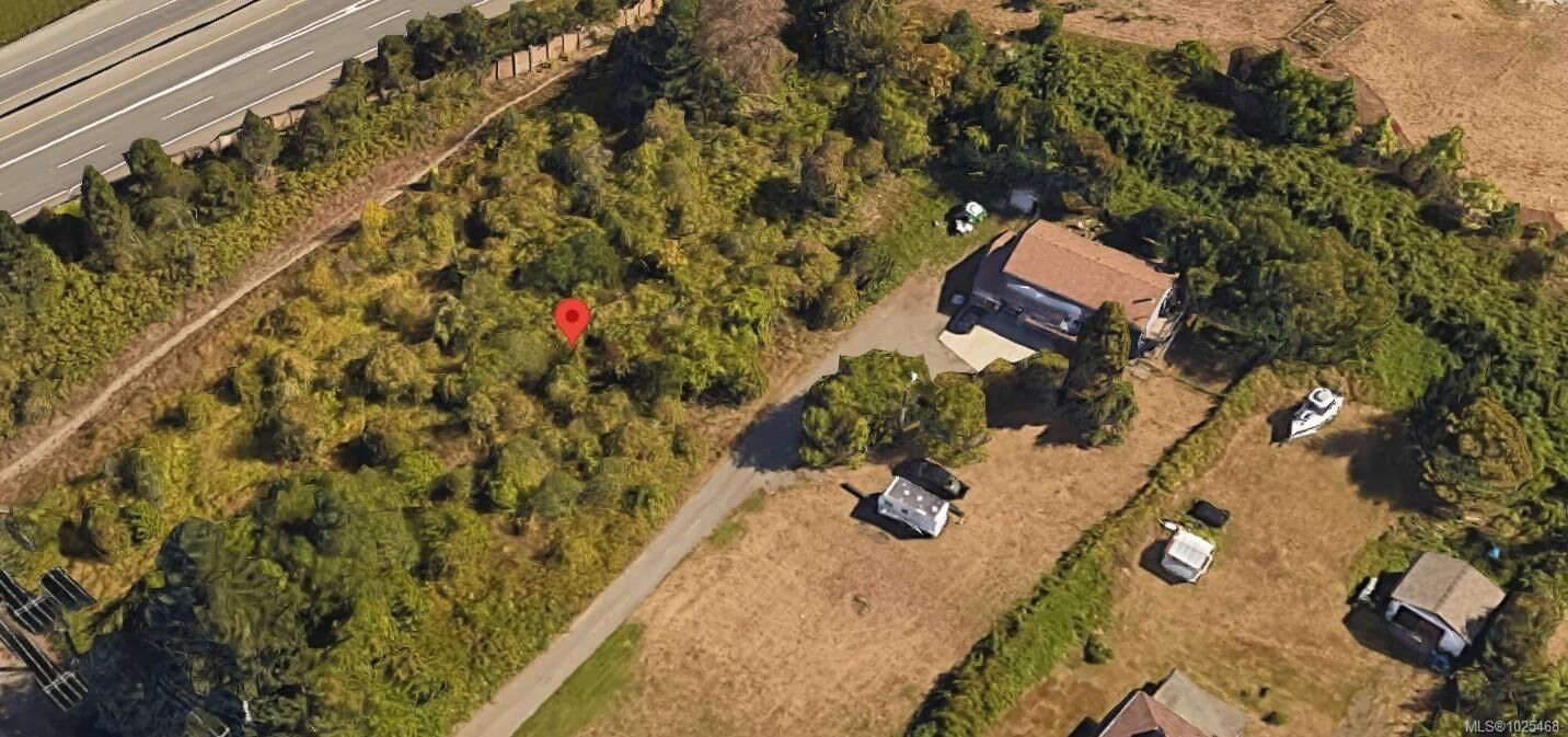 Property Photo:  1446 Cranberry Ave  BC V9R 6R7 