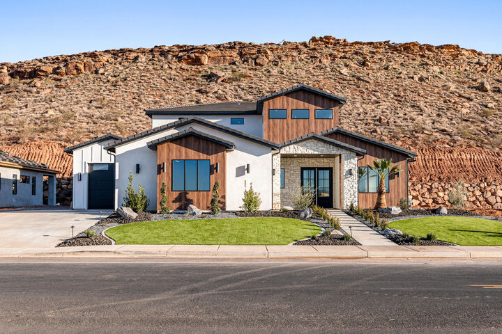 Property Photo:  446 E Weatherby Way  UT 84780 