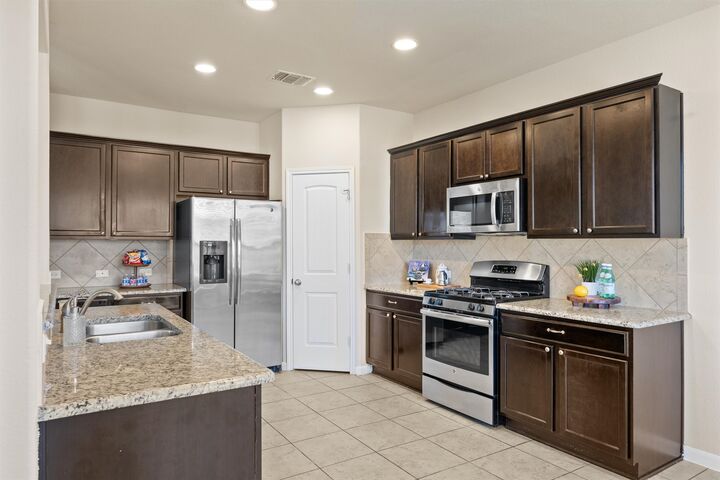 Property Photo:  18120 Moreto Loop  TX 78660 