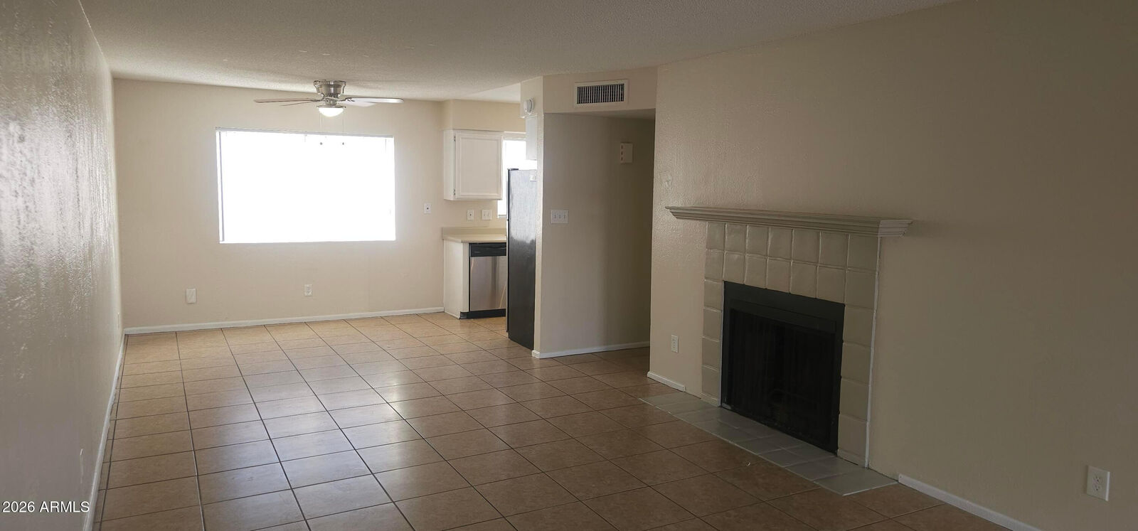 Property Photo:  635 N Arrowhead Drive Apt 1  AZ 85224 
