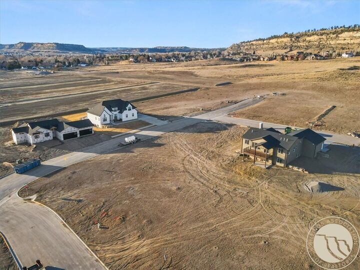 Property Photo:  2932 Ridgefield Drive  MT 59106 